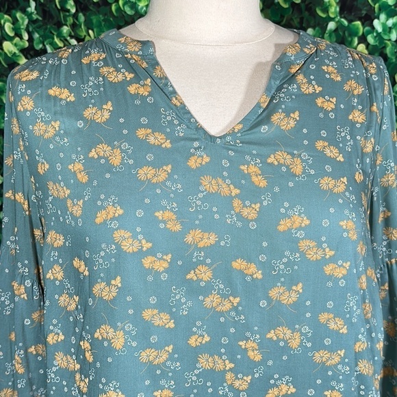 Caslon Split Neck Top in Green Yellow Mia Floral size small 100% Modal - Picture 12 of 15